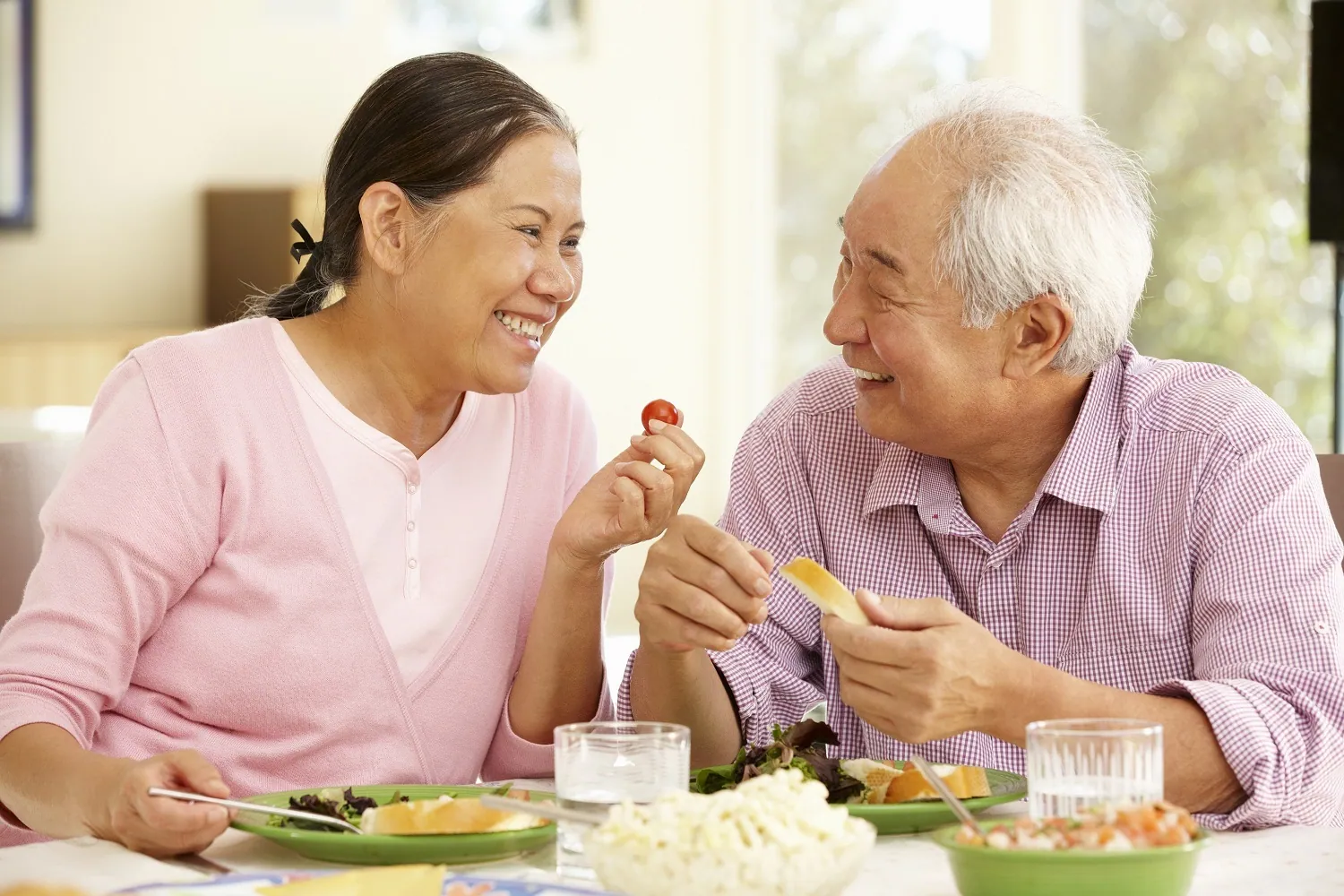 CÁCH DÙNG TỔ YẾN ĐÚNG CÁCH CHO NGƯỜI LỚN TUỔI
