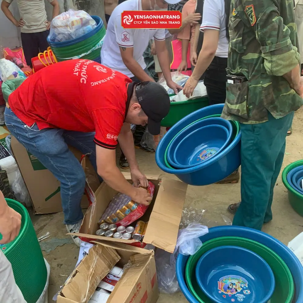 Tinh thần " Tương Thân Tương Ái" trong mùa bão lũ
