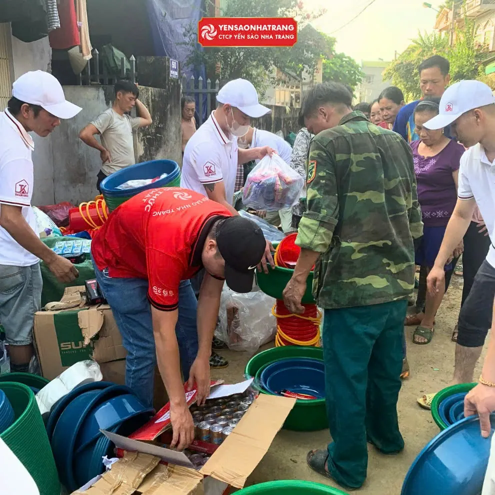 Tinh thần " Tương Thân Tương Ái" trong mùa bão lũ