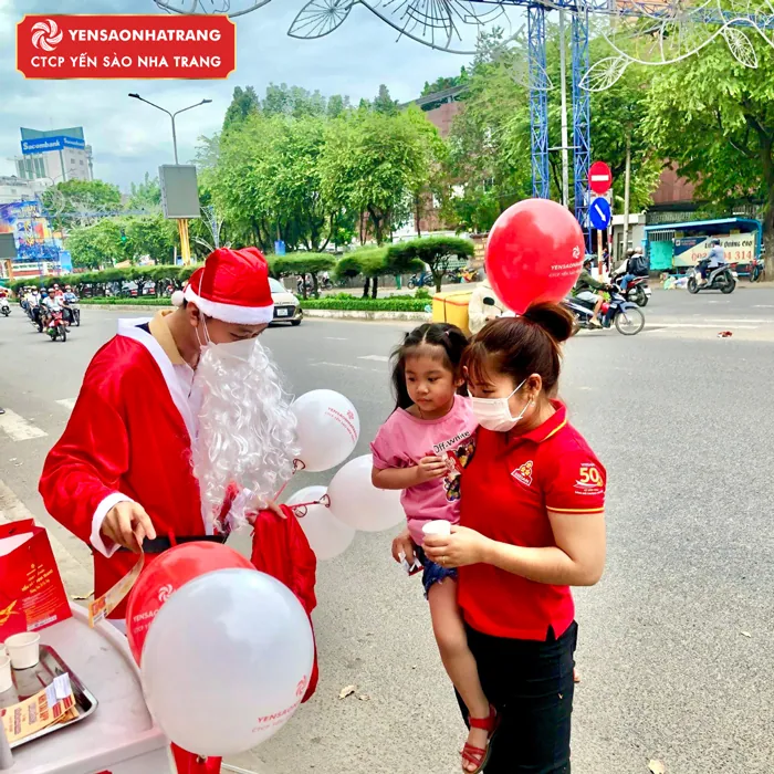 Trải nghiệm sản phẩm cùng ông già Noel