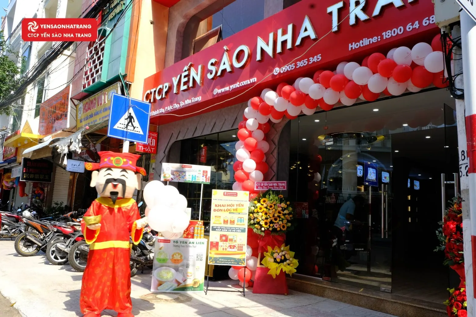 TƯNG BỪNG KHAI TRƯƠNG SHOWROOM NHA TRANG